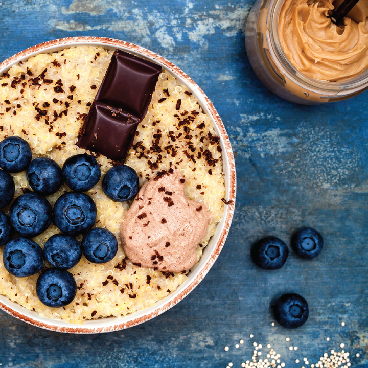 CHOCOLATE PEANUT BUTTER SMOOTHIE BOWL